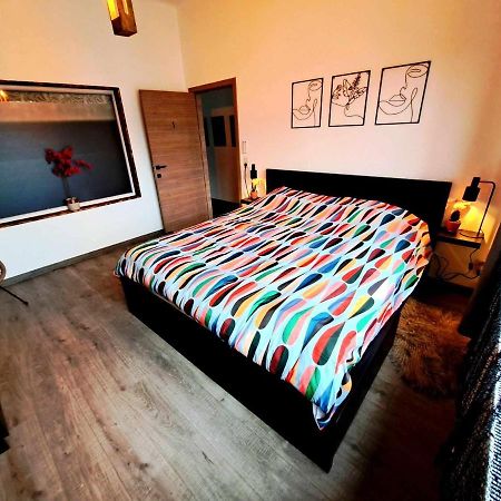 Petite Chambre Dans Une Jolie Colocation Liege Bagian luar foto