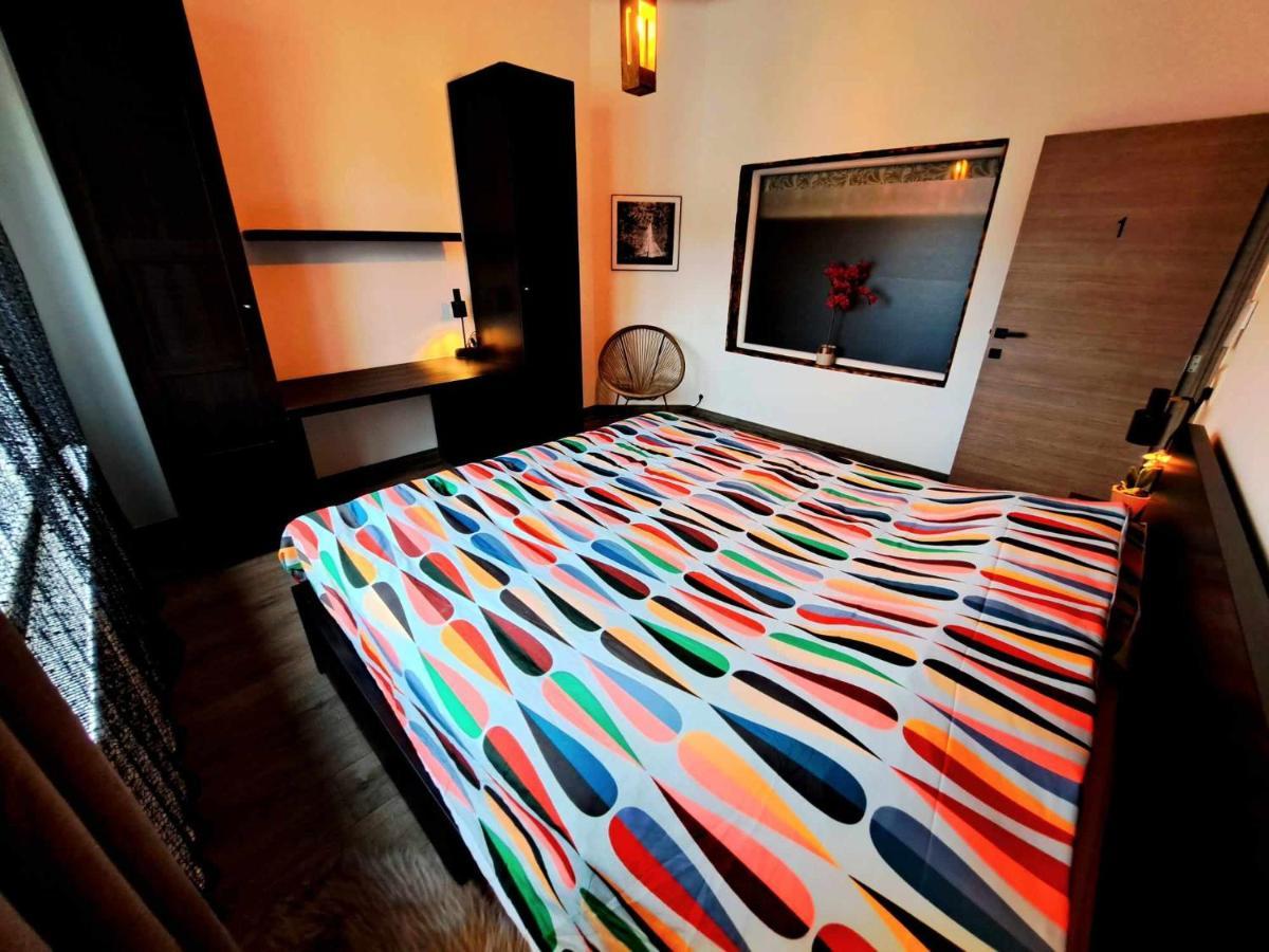 Petite Chambre Dans Une Jolie Colocation Liege Bagian luar foto