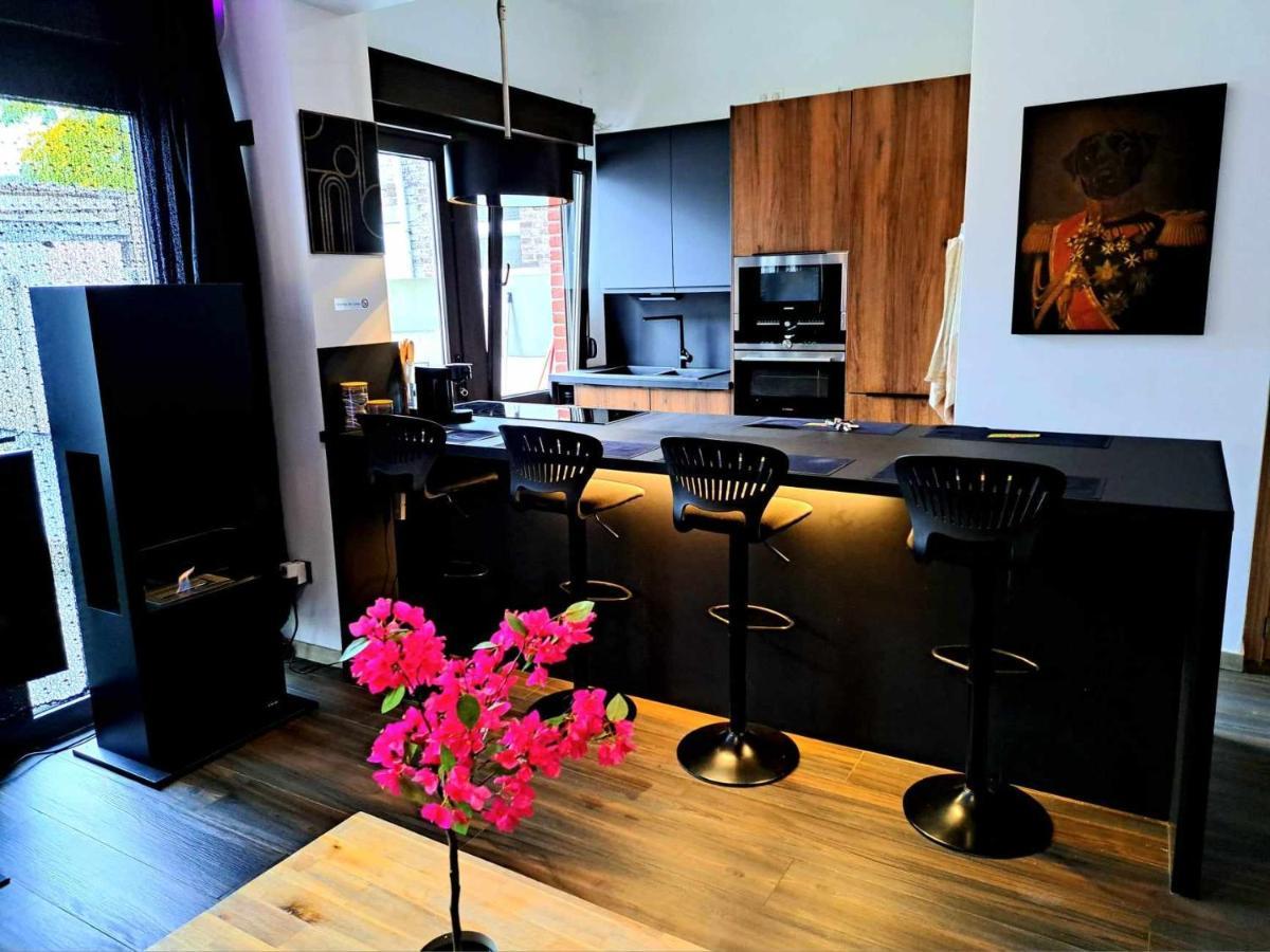 Petite Chambre Dans Une Jolie Colocation Liege Bagian luar foto