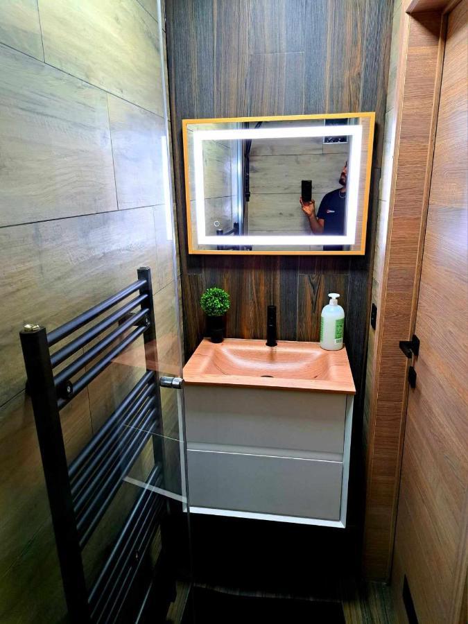 Petite Chambre Dans Une Jolie Colocation Liege Bagian luar foto