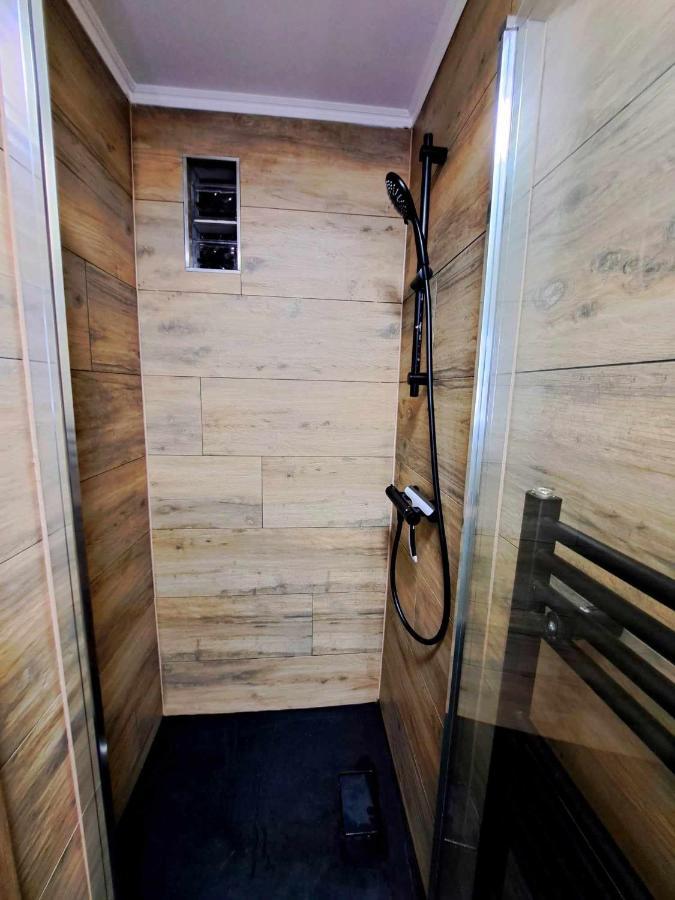Petite Chambre Dans Une Jolie Colocation Liege Bagian luar foto